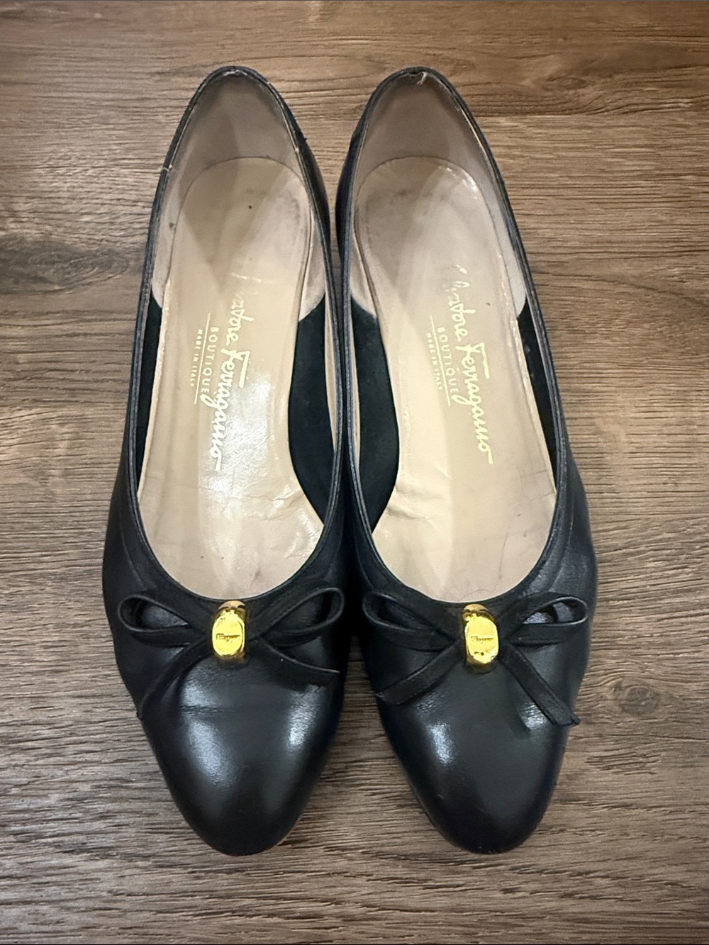 Salvatore Ferragamo Black Leather Bow Ballet Flats Size 8